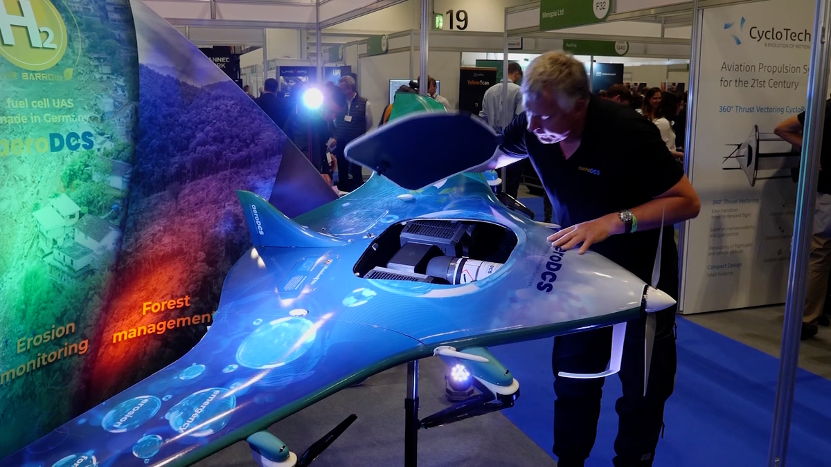 Video: il drone alimentato a idrogeno del nuovo spettacolo è più leggero, più agile e vola più lontano
